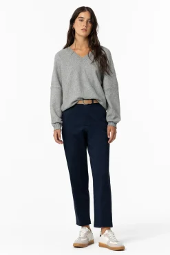 Pantalones a medida con cintur&oacute;n
