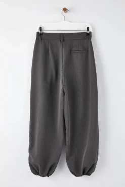 Pantalones bombachos flu&iacute;dos