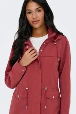Parka corta con capucha