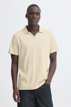 Polo de punto con cuello pico
