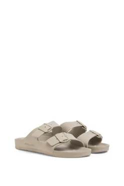 Sandalias con hebillas
