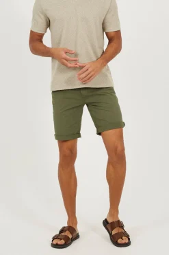 Short b&aacute;sico con cinco bolsillos