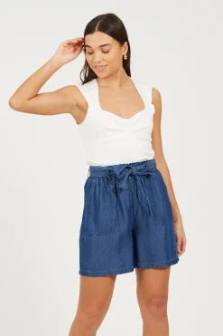 Short con cintur&oacute;n