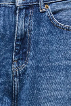 Short denim de corte holgado