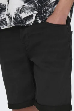 Short denim de hombre regular fit.
