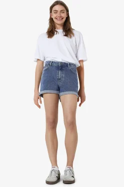 Short vaquero b&aacute;sico con dobladillo de cinco bolsillos.