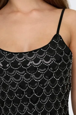 Vestido corto de lentejuelas