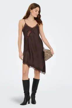 Vestido corto lencero