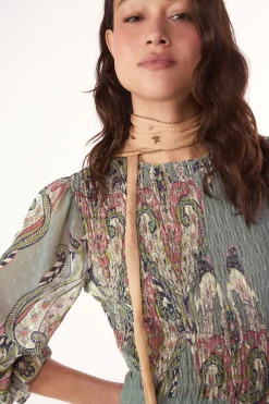 Vestido estampado gomas