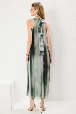 Vestido maxi flu&iacute;do