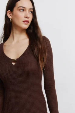 Vestido midi escote abalorio