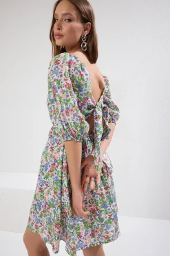 Vestido mini lazo