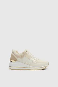 Zapatillas con cu&ntilde;a