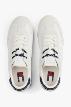 Zapatilla Tommy Jeans blanca con detalles en azul y rojo